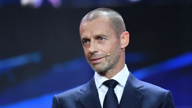 Aleksander Ceferin UEFA başkanı seçildi.