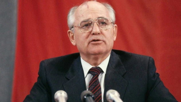 Alman Federal Meclisi'nde Gorbaçov için anma töreni