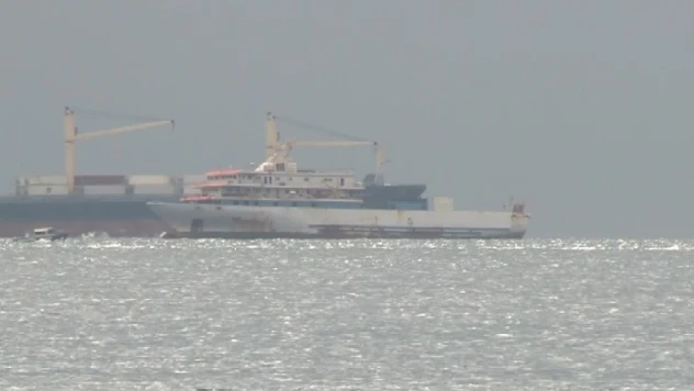 Anatolian adlı gemi Zeytinburnu açıklarına demirledi