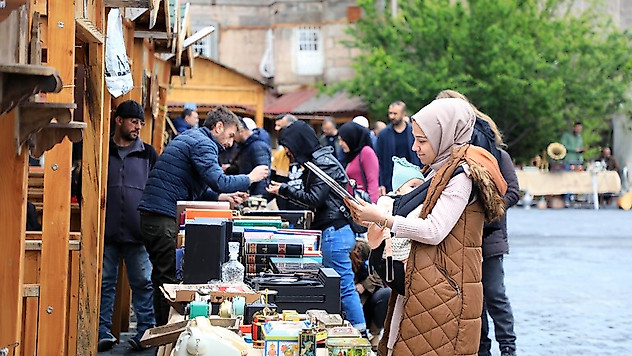 Antika Pazarı tutkuya dönüştü