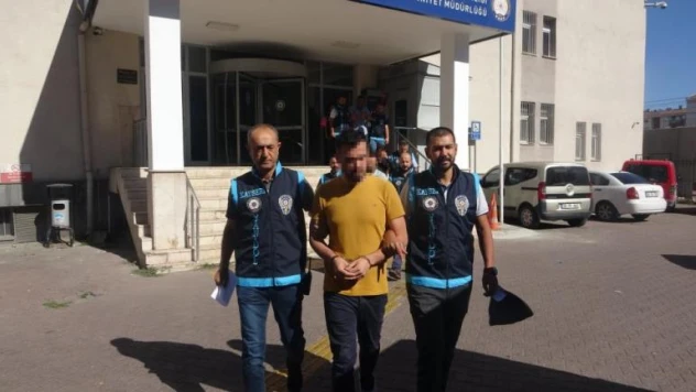 Araç kiralayanlara boş senet imzalatıp mağdur ettiler