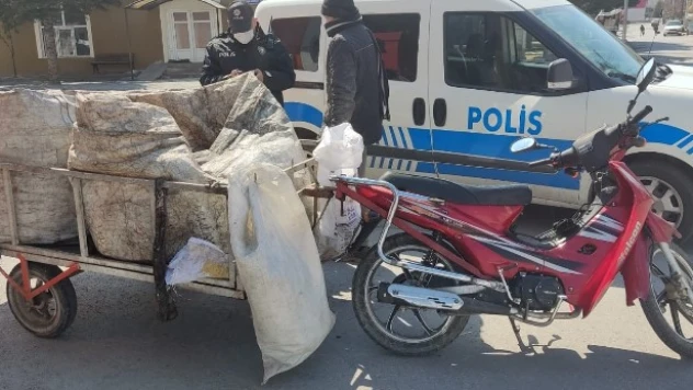 Araçlarla kağıt ve hurda toplayanlara göz açtırılmıyor