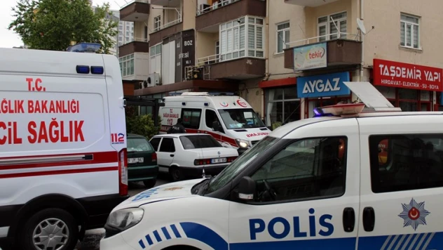 Asansörde sıkışan şahıs kurtarıldı