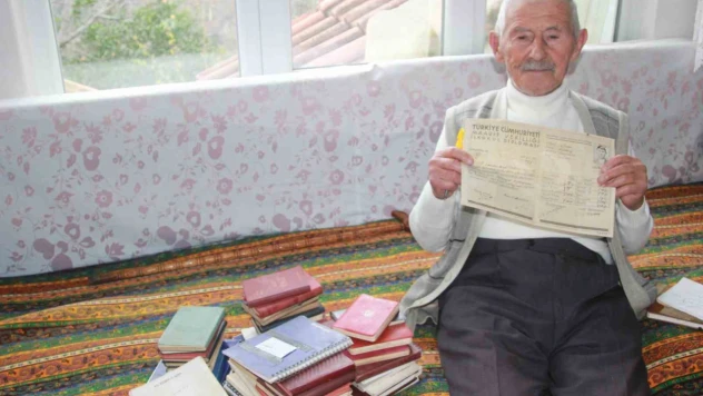 Asırlık çınar 72 yıldır günlük tutuyor: Okudukça gençliğim gözümün önüne geliyor