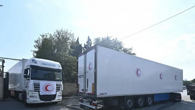 Azerbaycan'dan Karabağ'da yaşayan Ermenilere 40 tonluk insani yardım