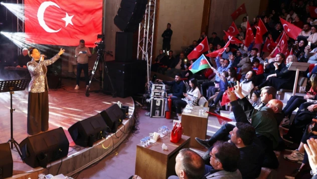 Azerin'den Türklük Anıtı Açılışına Özel Muhteşem Konser