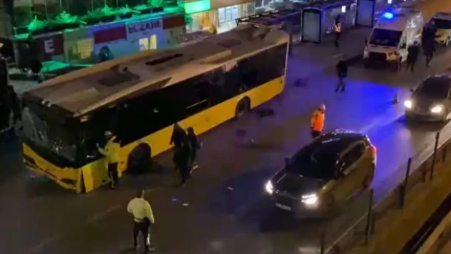 Bahçelievler'de İETT otobüsü durağa kaldı: 1 ölü, 4 yaralı