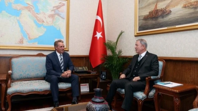 Bakan Akar, ABD'nin Ankara Büyükelçisi Flake'i kabul etti