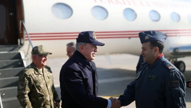 Bakan Akar ve beraberindeki TSK komuta kademesi Diyarbakır'da