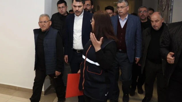 Bakan Kurum ve Başkan Büyükkılıç deprem bölgesinde çalışmaları değerlendird