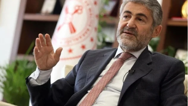 Bakan Nebati'den yolculuk yaptığı uçakta yaşanan tartışmaya ilişkin açıklama