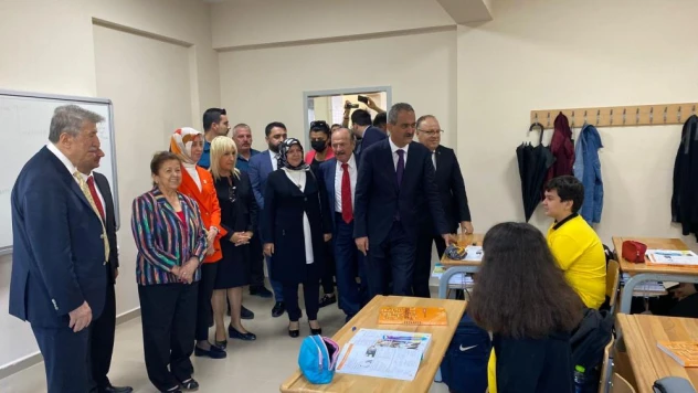 Bakan Özer, Okullaşma oranının yüzde 90'nın üzerine çıktığı bir eğitim sistemine kavuşmuş olduk