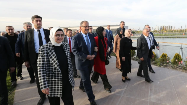 Bakan Özhaseki ve Başkan Büyükkılıç , Kayseri Gastronomi Günleri'nde