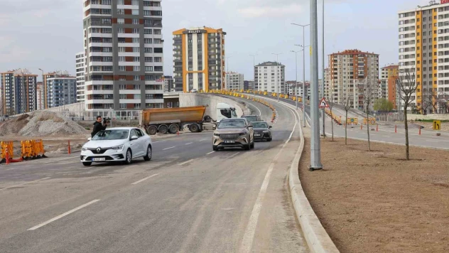 Başkan Büyükkılıç 150 milyon TL'lik yolu TOGG ile deneyimledi