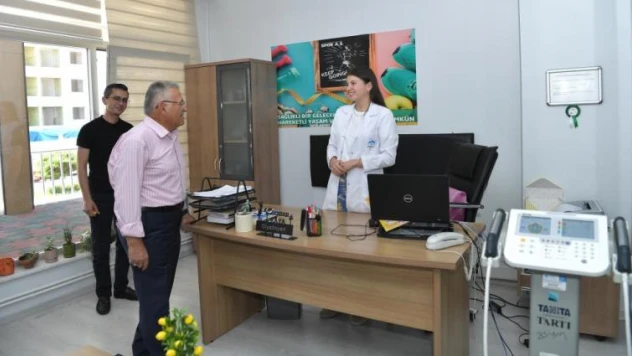Başkan Büyükkılıç, Beyazşehir Sosyal Yaşam Merkezi'ni inceledi