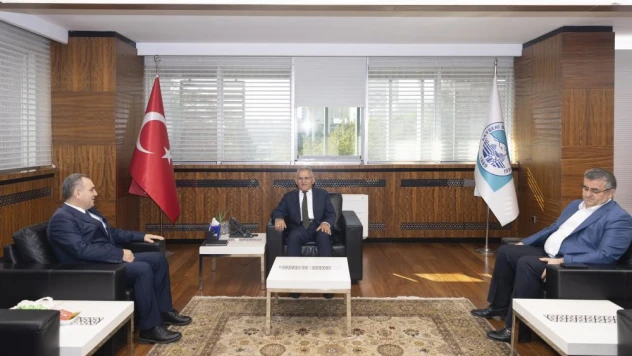Başkan Büyükkılıç, ERÜ ve KAYÜ rektörleri ile bir araya geldi