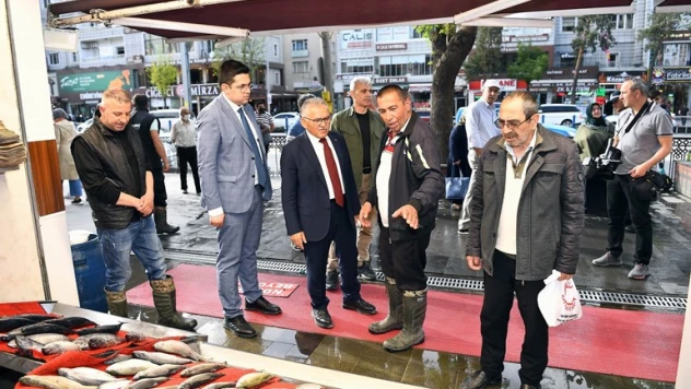 Başkan Büyükkılıç, esnaf ziyaretlerini sürdürüyor