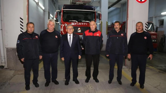 Başkan Büyükkılıç, kahraman itfaiyecilerle buluştu