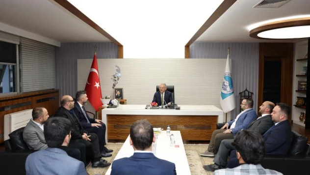 Başkan Büyükkılıç, STK temsilcileri ve muhtarları makamında kabul etti