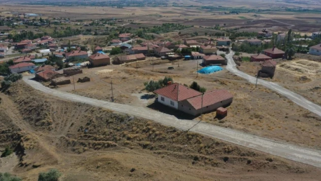 Başkan Büyükkılıç'tan kırsala 1 milyon metrekare kilit beton parke