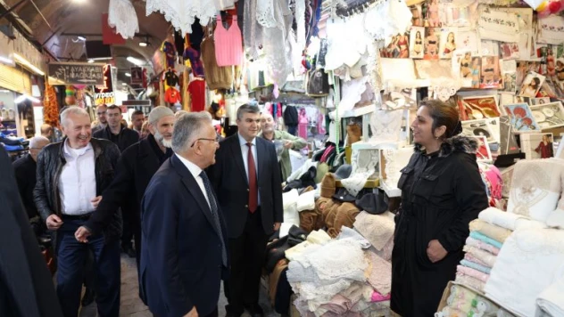 Başkan Büyükkılıç, tarihi kapalı çarşı ve kazancılar çarşısı esnafını ziyaret etti