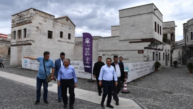Başkan Büyükkılıç ve Vali Çiçek Tarihi Kayseri Mahallesi'ni inceledi