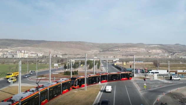 Başkan Büyükkılıç: 'Yeni tramvay hattı ile yolcu kapasitesi 259 bin 600'e çıktı