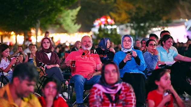 Başkan Çolakbayrakdar, Fuar 38'de izleyiciyle buluştu