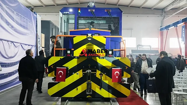 Bataryalı manevra lokomotifinin tanıtımı yapıldı