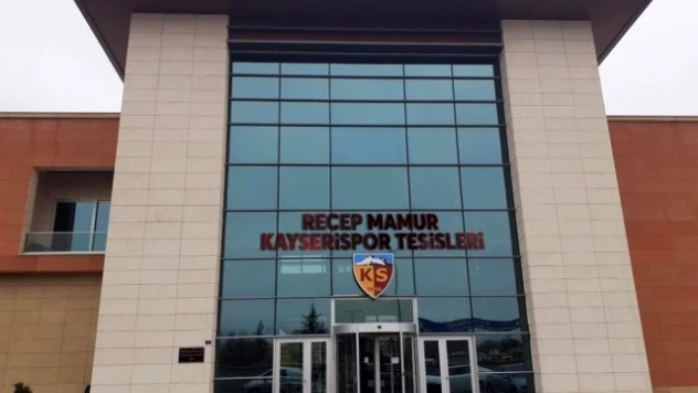 Berna Gözbaşı'dan kulübe icra gönderen eski futbolcuya tepki