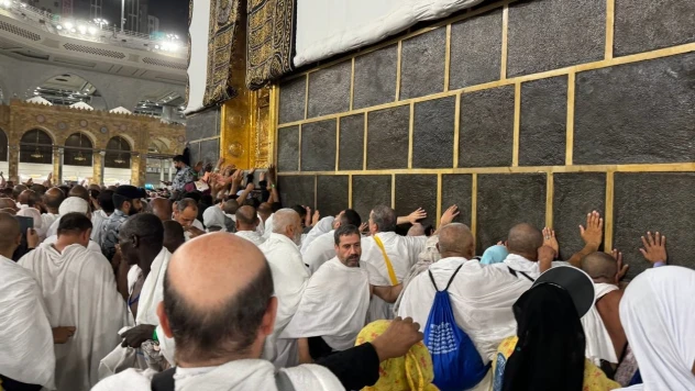 Beytullah'a yüz sürmek hacıların en büyük hayali