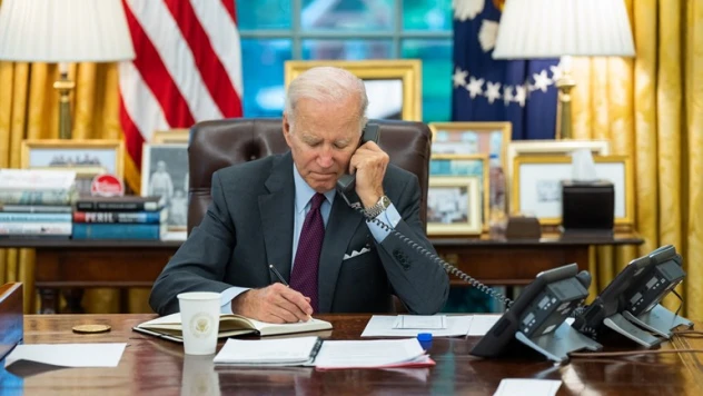 Biden'ın Zelenskiy ile yaptığı telefon görüşmesinde öfkelendiği iddia edildi