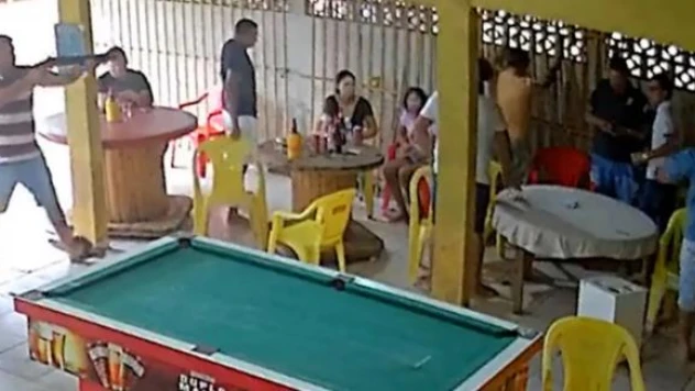 Bilardoda kaybeden iki şahıs, kendilerine gülen 7 kişiyi öldürdü