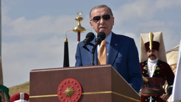 Bir gece ansızın gelebiliriz