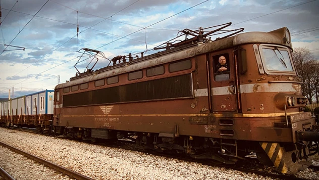 Bulgaristan'dan Türkiye'deki deprem bölgelerine 70 konteyner