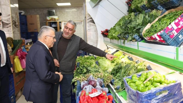 Büyükkılıç, Sarız'da Kadın Kooperatifi'ni ve esnafları ziyaret etti