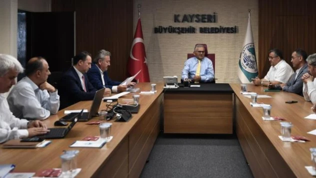 Büyükkılıç'tan başkanlarla Kayserigaz zirvesi
