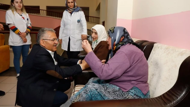 Büyükleri ihmal etmeden bayram kültürünü yaşatalım