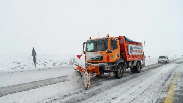 Büyükşehir'in 156 araç ve 328 personeli, karla mücadele için hazır