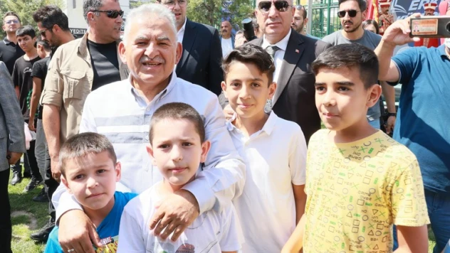 Büyükşehir'in dokuzuncu kütüphanesini 35 günde 53 bin kişi ziyaret etti