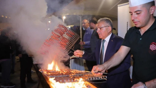 Büyükşehir'in Kale İçi Sanat Etkinliklerine yoğun ilgi