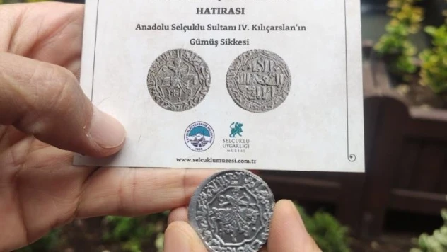 Büyükşehir'in Selçuklu Uygarlığı Müzesi'nden ziyaretçilerine hatıra sikke