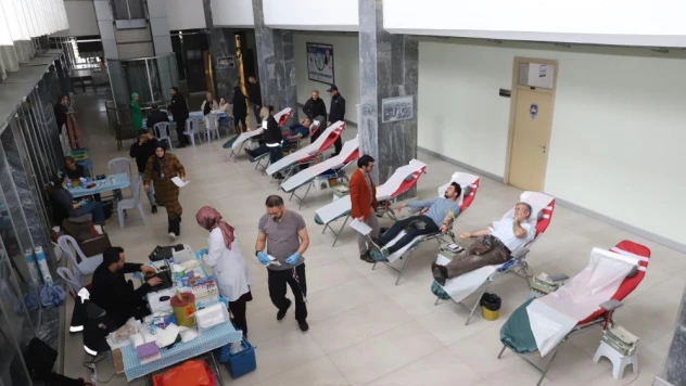 Büyükşehir personelinden kan bağışı