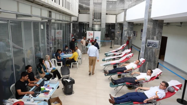 Büyükşehir personelinden kan bağışı