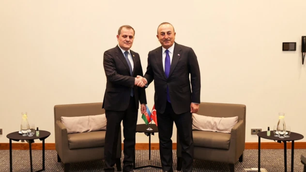 Çavuşoğlu ve Bayramov, Azerbaycan-Ermenistan müzakerelerini görüştü