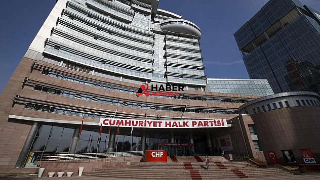 CHP'de 4 il başkanı görevden alındı