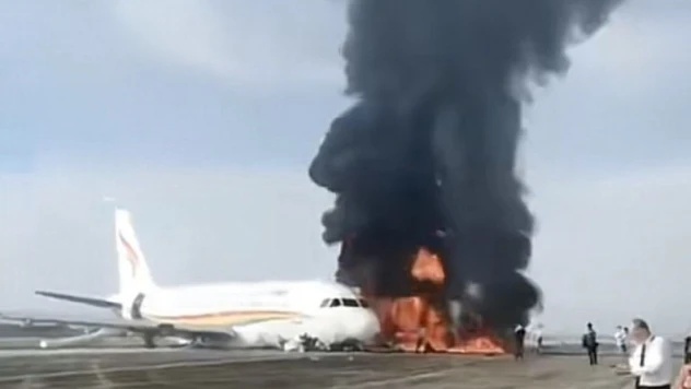 Çin'de 122 kişiyi taşıyan uçak pistte alev aldı