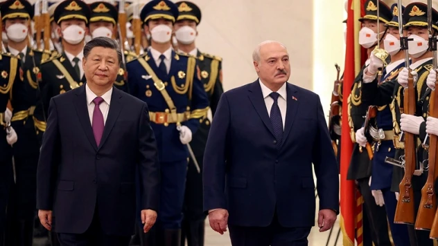 Çin Devlet Başkanı Xi ile Belarus Devlet Başkanı Lukaşenko bir araya geldi