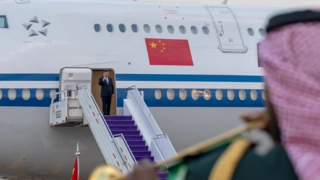 Çin Devlet Başkanı Xi, Suudi Arabistan'da