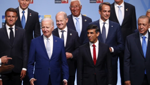 Cumhurbaşkanı Erdoğan, NATO Zirvesi'nde aile fotoğrafı çekimine katıldı